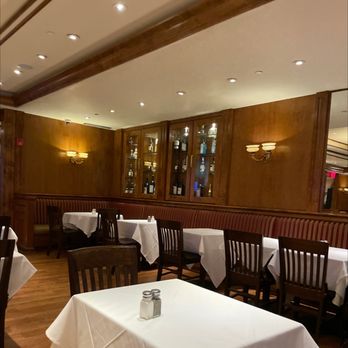 Bobby Van's Grill - Steakhouses Near Me - Jamaica, New York Bobby Van's Grill - Steakhouses Near Me - Jamaica, New York