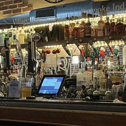 Roanoke Village Inn - Nice bar