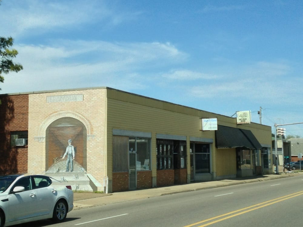 FORREST CITYCITY OF Updated April 2024 224 N Rosser St, Forrest