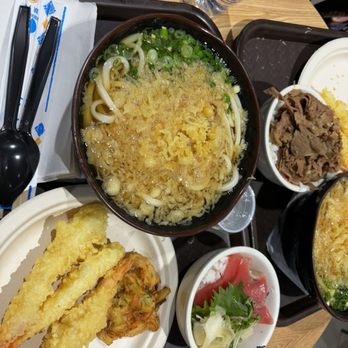 Sanukiseimen Mugimaru - Kake udon w/ tuna don and shrimp tempura - Japanese Near Me - Costa Mesa, California Sanukiseimen Mugimaru - Kake udon w/ tuna don and shrimp tempura - Japanese Near Me - Costa Mesa, California