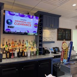 Nice little bar in the back of the restaurant with full kitchen service!