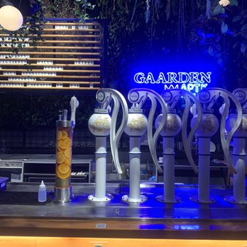 Hoegaarden Greenhouse - Bars Near Me - Pinheiros, SP