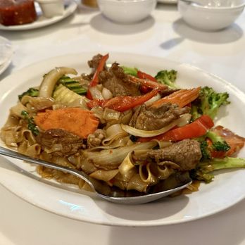 Nutcharee's Authentic Thai Food - Pad Kee Mao (medium spice) - VN - Thai Near Me - Kihei, Hawaii Nutcharee's Authentic Thai Food - Pad Kee Mao (medium spice) - VN - Thai Near Me - Kihei, Hawaii