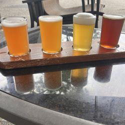Hops & Growlers - Flight outside