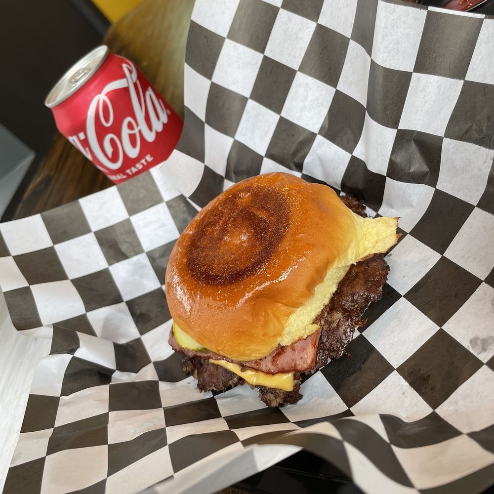 Bun N Done - Single burger with Turkey Bacon - Burgers Near Me - Edgewater, New Jersey