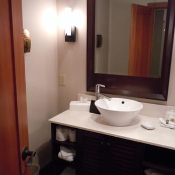 Humphreys Half Moon Inn - Bathroom - San Diego, CA