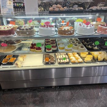 Silver Moon Diner - Dessert display - Diners Near Me - Middle River, Maryland