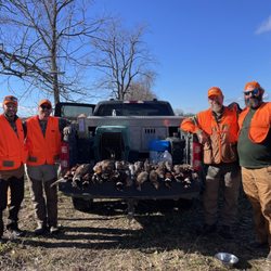 Harpole's Heartland Lodge - Hunting party with Eric