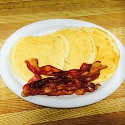 Jerry & Jenny's Diner - Pancakes with Bacon