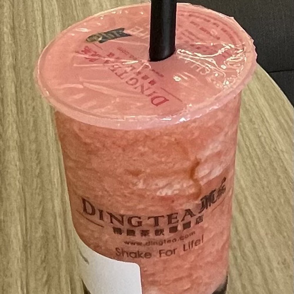 Strawberry Slush with boba Strawberry Slush with boba