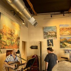 Onyx Bistro - Art and music