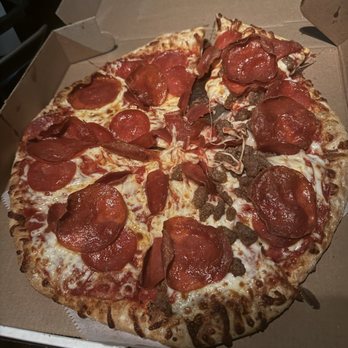 Fox's Pizza Den - Pittsburgh - Pepperoni Plus special, + 1/2 ground beef. Wowowow. - Pizza Near Me - Pittsburgh, Pennsylvania Fox's Pizza Den - Pittsburgh - Pepperoni Plus special, + 1/2 ground beef. Wowowow. - Pizza Near Me - Pittsburgh, Pennsylvania