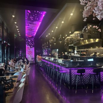 Ten Sushi Cocktail Bar - Inside bar and dining area - Asian Fusion Near Me - Irvine, California Ten Sushi Cocktail Bar - Inside bar and dining area - Asian Fusion Near Me - Irvine, California