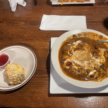 Oddfellas Pub & Eatery - My husband fell in with this chili bowl!  He ate it faster than I am. - Irish Near Me - Auburn, Washington
