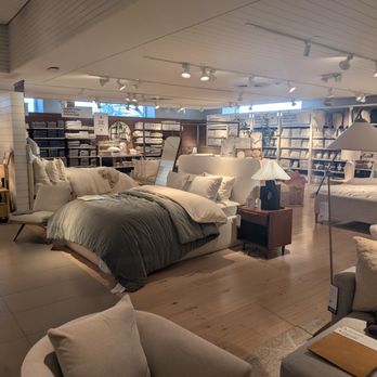 Crate & Barrel - Furniture Stores Near Me - Atlanta, Georgia