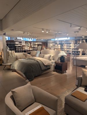 Crate & Barrel by null