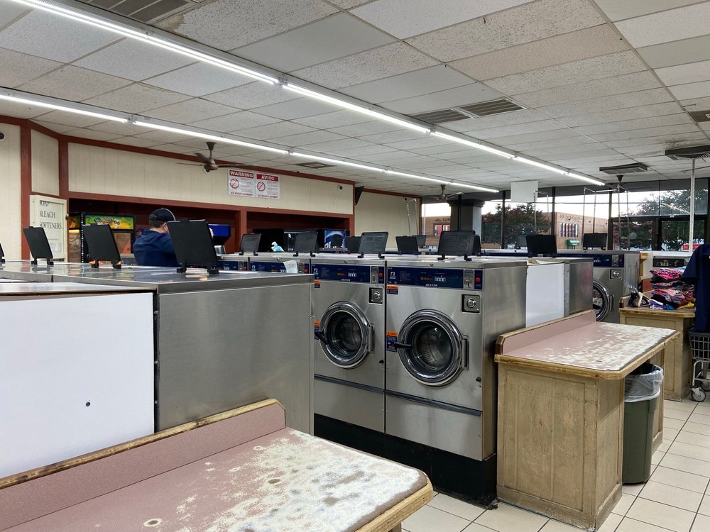 EZ WASH LAUNDRY Updated October 2024 10 Reviews 915 W Parker Rd, Plano, Texas Laundromat