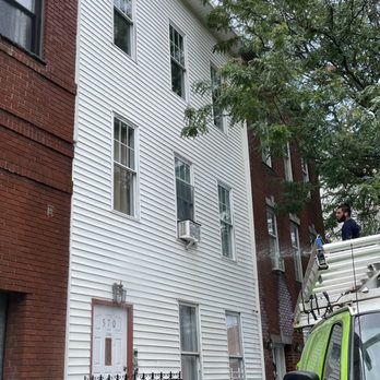 NYC Power Wash - Side view of the building front - Pressure Washers Near Me - Brooklyn, New York