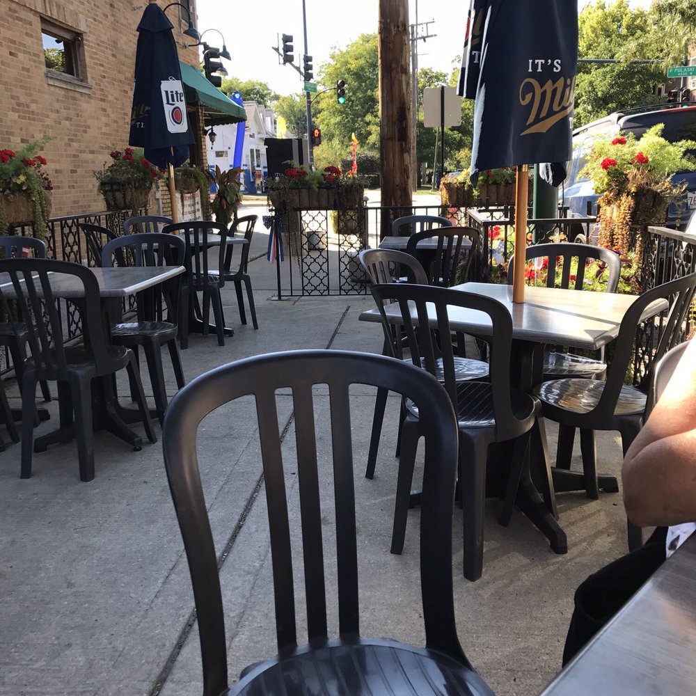 Paddy Mac's - Great outdoor dining area - Irish Near Me - Chicago, Illinois Paddy Mac's - Great outdoor dining area - Irish Near Me - Chicago, Illinois