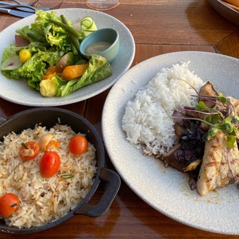 Manta - Kona Kanpachi, Roasted Garlic Crab Fried Rice, Scallion, Garlic Oil, Tossed Big Island Greens - Hawaiian Near Me - Kamuela, Hawaii Manta - Kona Kanpachi, Roasted Garlic Crab Fried Rice, Scallion, Garlic Oil, Tossed Big Island Greens - Hawaiian Near Me - Kamuela, Hawaii