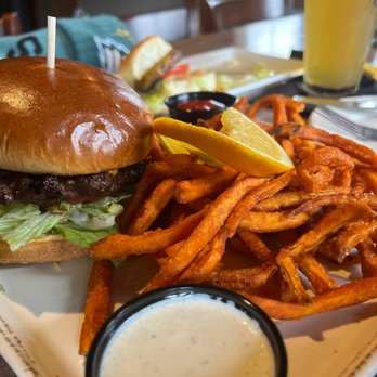 Oakside - Wagyu Burger - Seafood Near Me - Big Bear Lake, California Oakside - Wagyu Burger - Seafood Near Me - Big Bear Lake, California