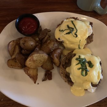 TownHall - Eggs benne - New American Near Me - Cleveland, Ohio TownHall - Eggs benne - New American Near Me - Cleveland, Ohio