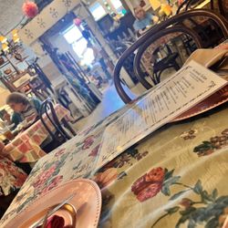 Miss Marenda's Tea Room - Table setting