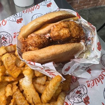 Richie's Hot Chicken - Hot chicken sandwich. The Fries came with delicious seasoning and a delicious signature sauce. - Chicken Shop Near Me - Bellflower, California Richie's Hot Chicken - Hot chicken sandwich. The Fries came with delicious seasoning and a delicious signature sauce. - Chicken Shop Near Me - Bellflower, California