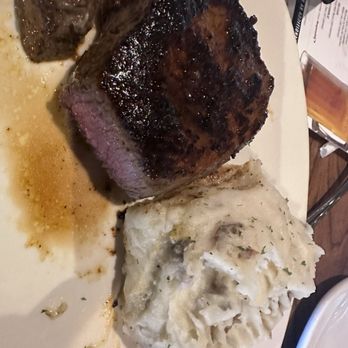 Outback Steakhouse - Sirloin with mashed potatoes - Steakhouses Near Me - Dania Beach, Florida