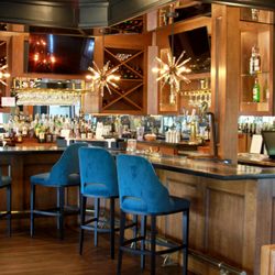 Ridgepointe Country Club - The bar in the Pointe