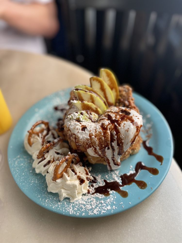 BLUE MOON CAFE - Updated March 2025 - 2589 Photos & 2678 Reviews - 1621