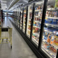 Dollar General - Long fridge/freezer aisle