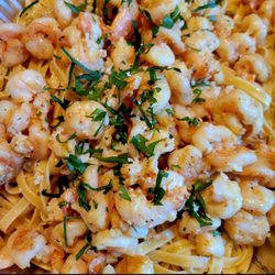 What's In Sam's Kitchen - Garlic shrimp pasta