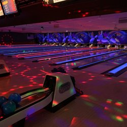 Spare Time - Night bowling!