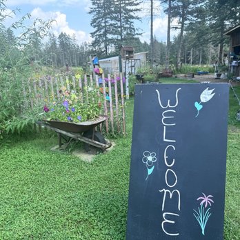 Hansen Flower Farm - Welcome sign - Flowers & Gifts Near Me - Mesick, Michigan