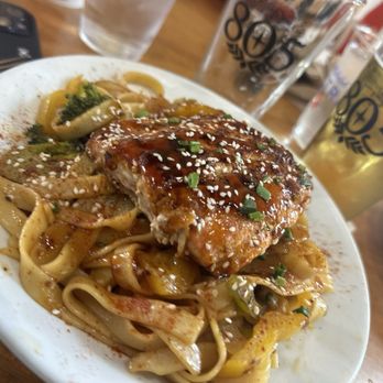 Munchiez 805 - salmon dragon noodles - Fast Food Near Me - Arroyo Grande, California Munchiez 805 - salmon dragon noodles - Fast Food Near Me - Arroyo Grande, California