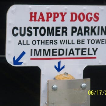 Happy Dogs - If you don;t get 1 of these 2 spaces, you'r on the street. - Fast Food Near Me - Van Nuys, California
