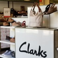 clarks shoe outlet store near me
