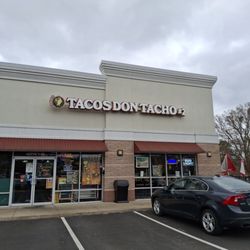 Tacos Don Tachos - Outside