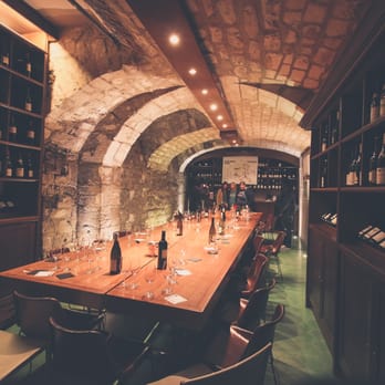 Ô Chateau - Stunning 17th-century cellar (King Louis XV's sommelier's personal cellar) where the class takes place. - Wine Bars Near Me - Paris, 75 Ô Chateau - Stunning 17th-century cellar (King Louis XV's sommelier's personal cellar) where the class takes place. - Wine Bars Near Me - Paris, 75