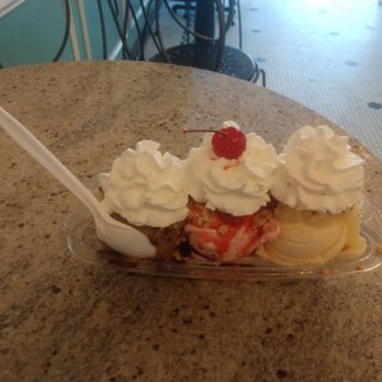 Petersen's Ice Cream - Traditional banana split I ordered - Ice Cream & Frozen Yogurt Near Me - Oak Park, Illinois Petersen's Ice Cream - Traditional banana split I ordered - Ice Cream & Frozen Yogurt Near Me - Oak Park, Illinois