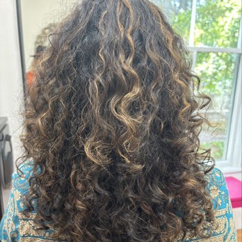 The Moon Room - I paid for full highlights and this is what I received. I had no highlights coming in to this appointment. - Hair Salons Near Me - Petaluma, California The Moon Room - I paid for full highlights and this is what I received. I had no highlights coming in to this appointment. - Hair Salons Near Me - Petaluma, California