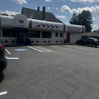 White Rose Hamburgers - Outside view - Burgers Near Me - Highland Park, New Jersey