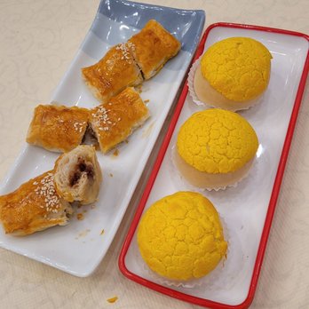 HL Peninsula Restaurant - 叉烧酥 (char siu puff pastry), 菠萝流沙包 (egg custard lava pineapple bun) - Dim Sum Near Me - Milpitas, California
