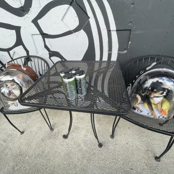 Valhöll Brewing - Brew with doggies outside - Breweries Near Me - Poulsbo, Washington Valhöll Brewing - Brew with doggies outside - Breweries Near Me - Poulsbo, Washington