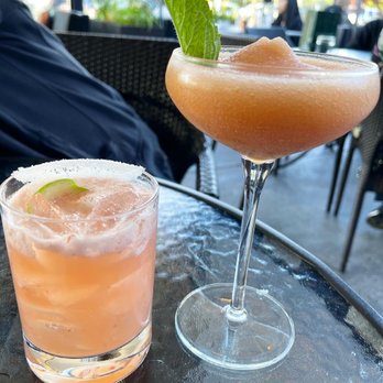 Earls Kitchen + Bar - Canadian (New) Near Me - Richmond, British Columbia