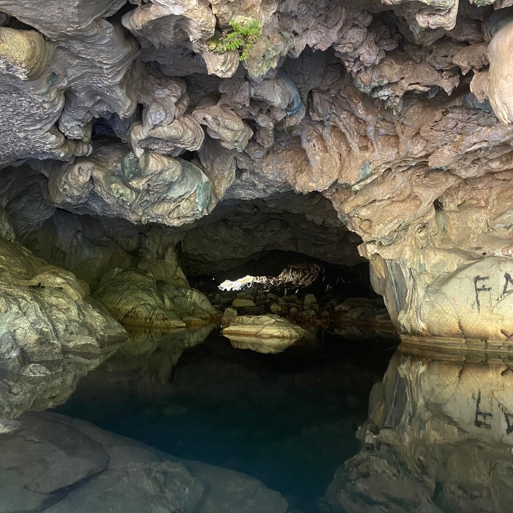 Natural Bridges Hiking Trail - Cave opening and beautiful symmetry - Hiking Near Me - Vallecito, California Natural Bridges Hiking Trail - Cave opening and beautiful symmetry - Hiking Near Me - Vallecito, California