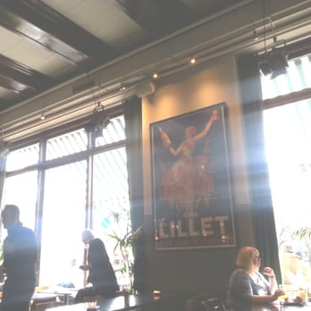Tranen - Åpent bakeri - Bohemaktige plakater med motiver fra cabareter, og store gulv-til-tak vinduer som slipper inn naturlig sollys. - Bakeries Near Me - Oslo, 03 Tranen - Åpent bakeri - Bohemaktige plakater med motiver fra cabareter, og store gulv-til-tak vinduer som slipper inn naturlig sollys. - Bakeries Near Me - Oslo, 03