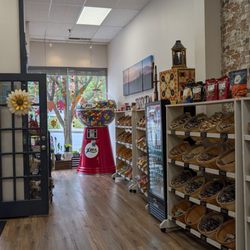 Lee's Candy Kitchen
