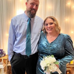 KC Weddings 2 Go - Just married pose